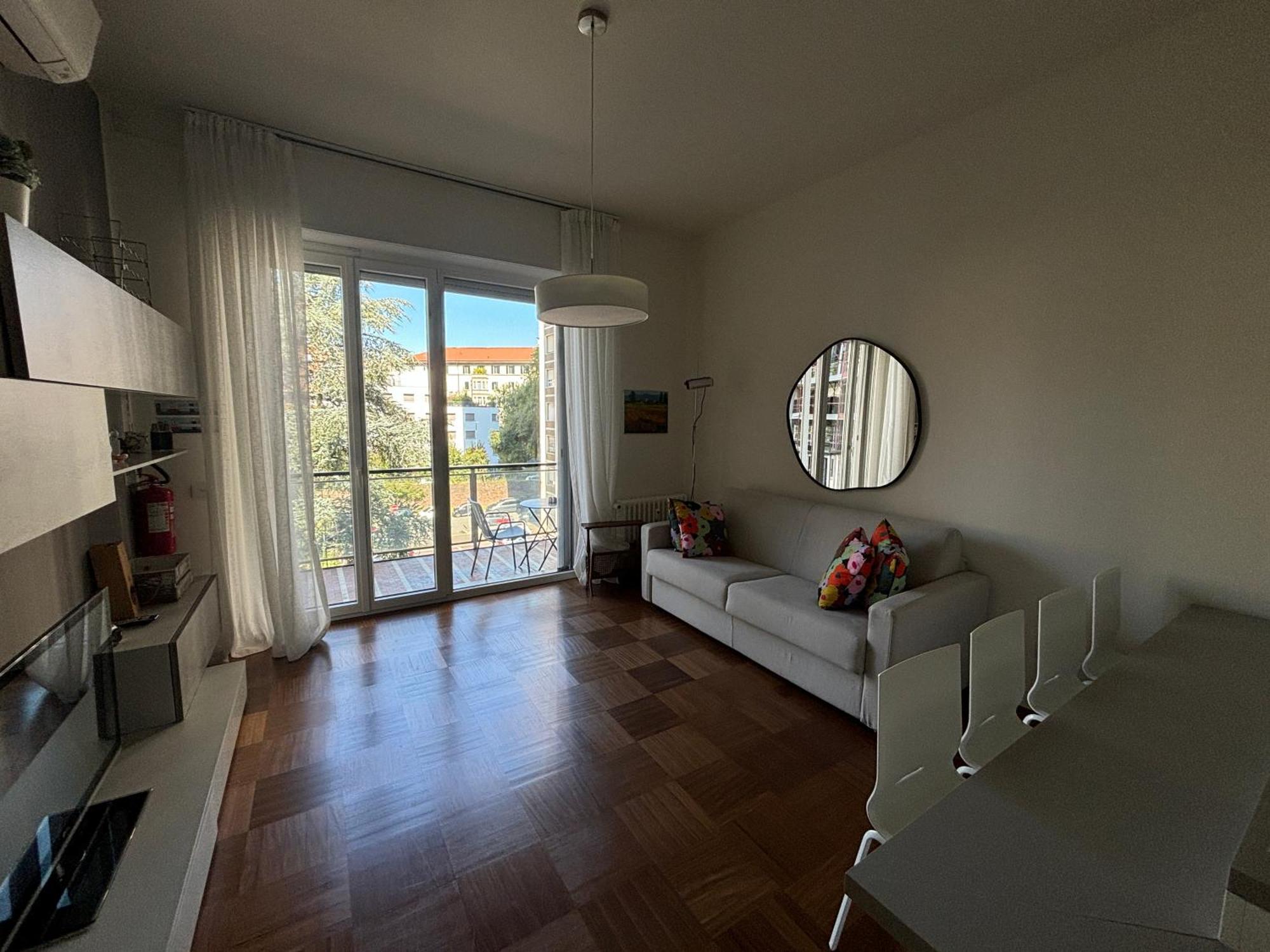 La Bella Milano-Les Nubles Sabotino Apartment Luaran gambar